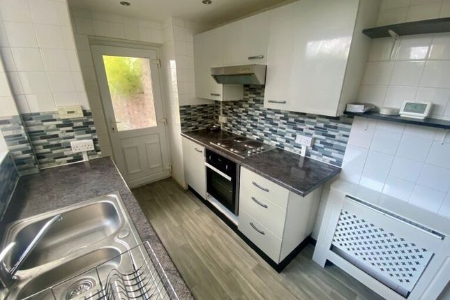 46, Stockport photo 3