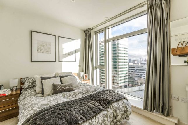 Flat for sale in Pan Peninsula Square, Tower Hamlets, London