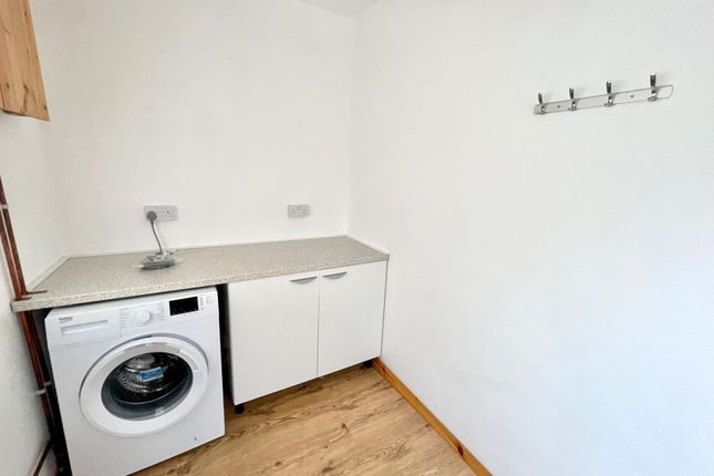 29, BARRY photo 3
