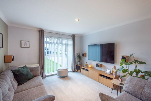 12, Inchmickery Avenue, Dalgety Bay photo 2