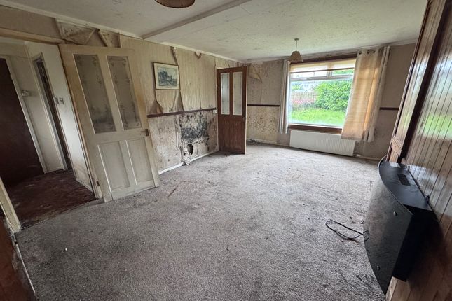 89 Chapelton Drive, West Calder photo 3