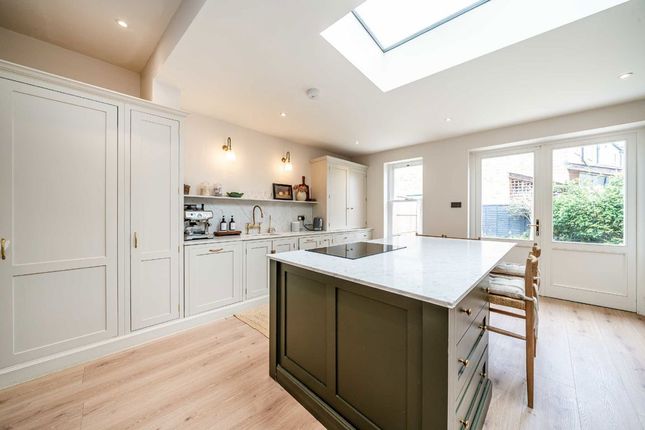 25, Ridgeway Road, Isleworth photo 4