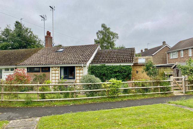 Thumbnail Bungalow to rent in Town Ground, Butlers Marston, Warwick