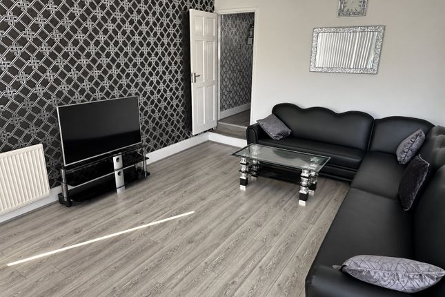 33, Geoffrey Road, West Midlands photo 2