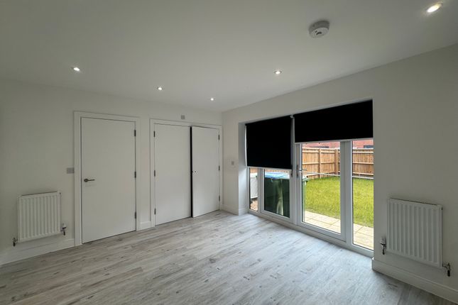 6, Francis Avenue, AYLESBURY photo 3