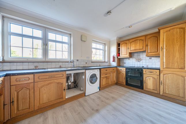 28, Tubbenden Lane, Orpington photo 3