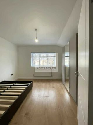 Room to rent in Friary Road, Peckham, London