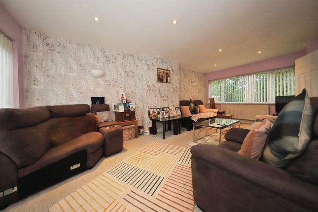 137, Goldthorn Hill, Wolverhampton photo 3