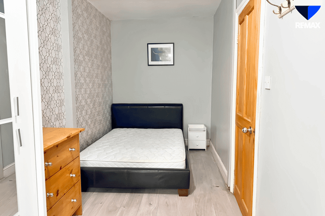 31, Cranborne Road, Barking photo 2