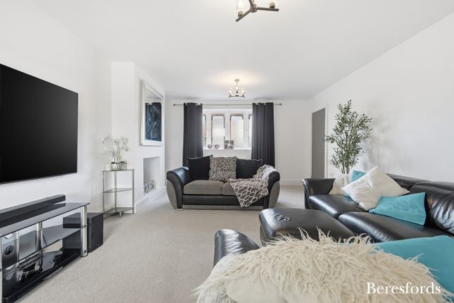 117, Whittington Road, Brentwood photo 4