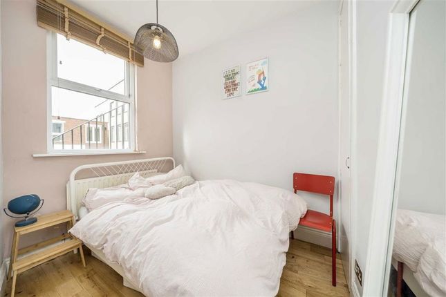 Flat 1, 79-81, Union Street, London photo 4