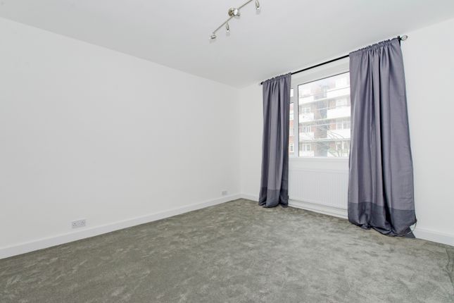 Flat for sale in Townshend Court, Shannon Place, St John's Wood, London