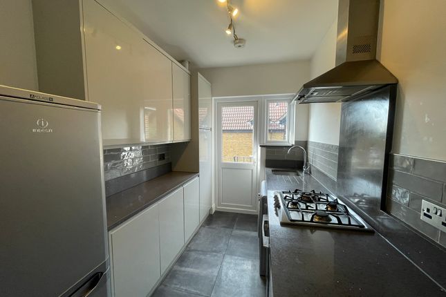 Hill Court, Romford photo 3