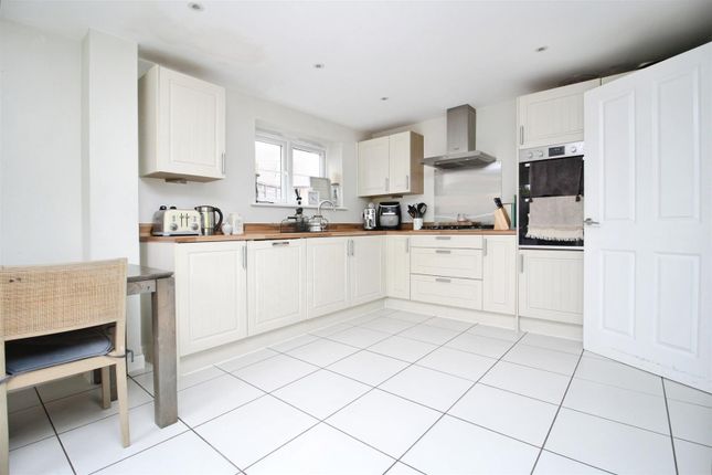 89, Shearwater Road, Hemel Hempstead photo 2