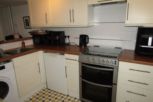 Flat 3, Mauleverer House, Horsefair, Boroughbridge, York photo 4