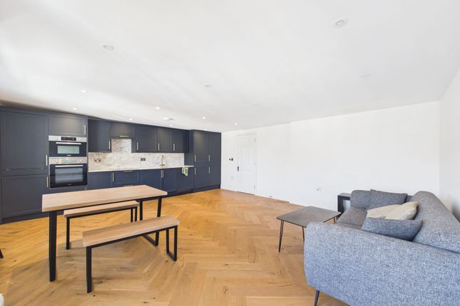 Flat 11, 7 Clarence Yard, Brighton photo 3