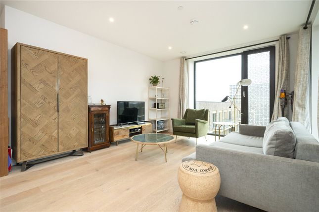 Thumbnail Flat to rent in John Cabot House, 4 Clipper Street, Royal Wharf, London