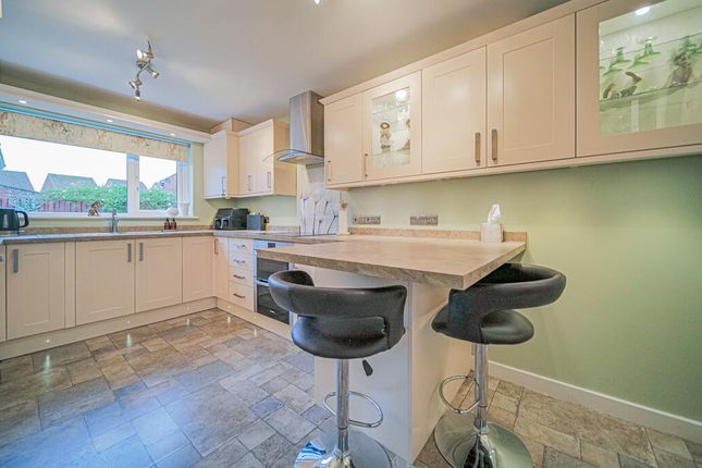 21, St. Athan Close, Melksham photo 3