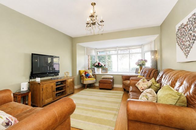 143, Shipwrights Drive, Benfleet photo 3
