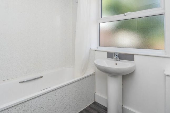 1, Flat ,, Southampton photo 3