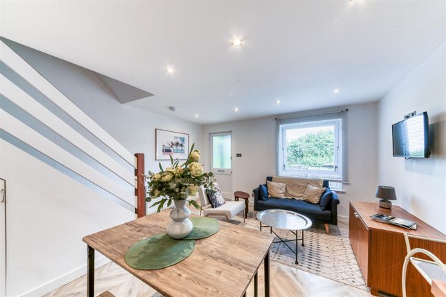 31, Ardent Close, London photo 4