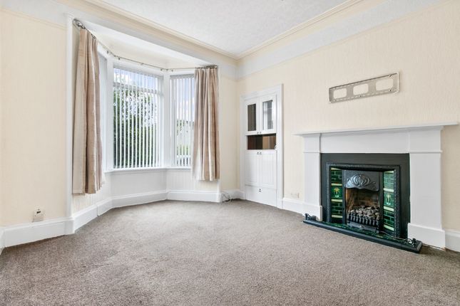 Flat 0-1, 43, Castlegreen Street, West Dunbartonshire photo 2
