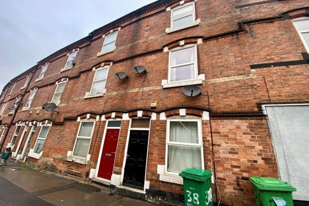 Terraced house to rent in Hartley Road, Nottingham