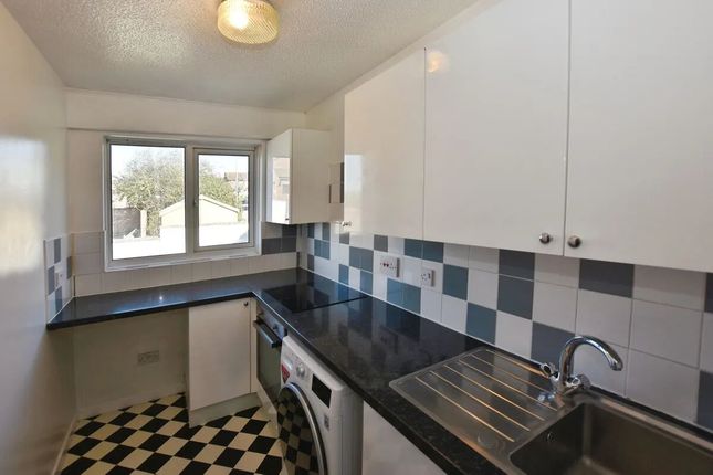 5, Hollam Way Kingsteignton, NEWTON ABBOT photo 3
