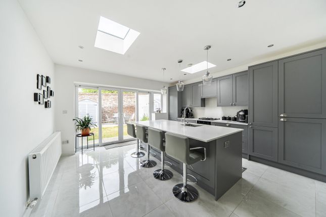 24, Chestnut Grove, Barnet photo 3