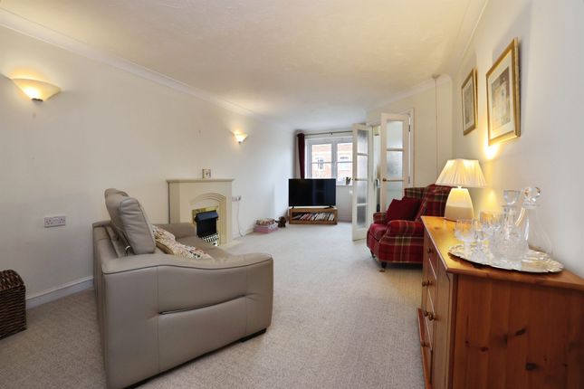 28, Archers Court, Salisbury photo 4