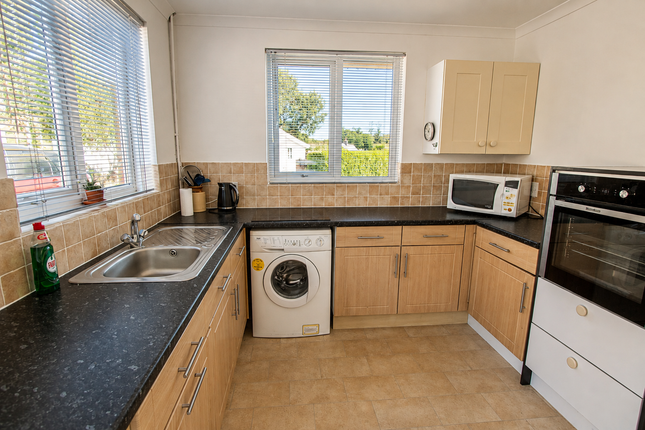 4 Perrys Gardens, West Hill, Ottery St Mary photo 2