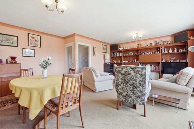 99, Highland Road, Waltham Abbey photo 3