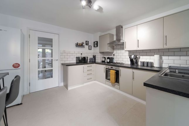Town house to rent in Cherry Close, London