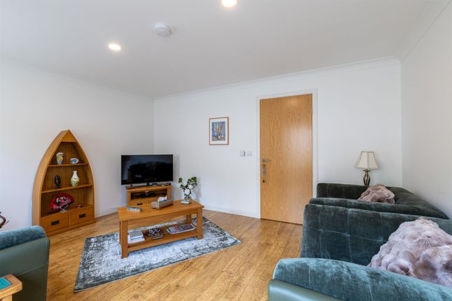 11, Berwick Brae, Perth photo 4