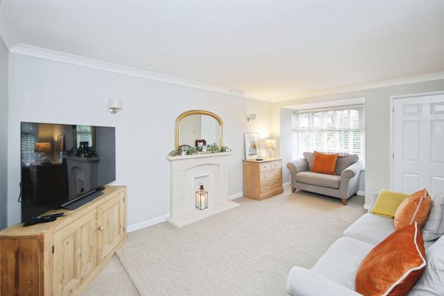 27, James Dawson Drive, Coventry photo 3