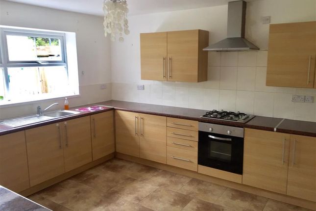 Thumbnail Property to rent in Vicarage Row, High Street, Kenfig Hill