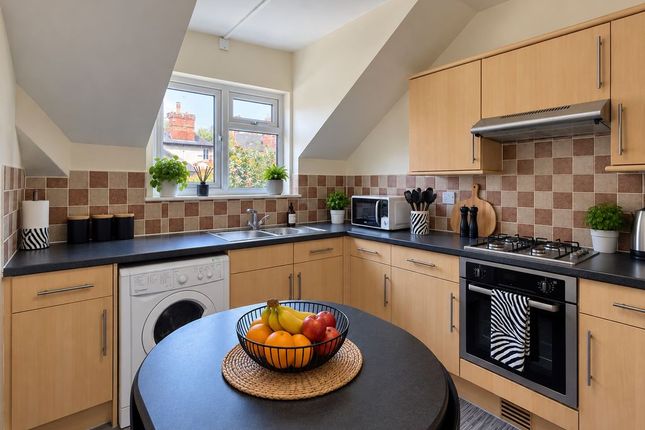 Flat 3, 8, Hope Drive, Nottingham photo 2