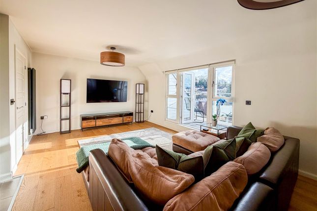 19, Kingsmead Court, Hertford photo 2