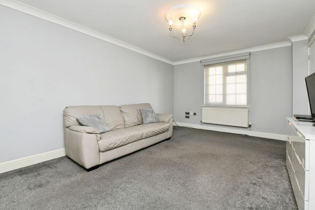 8, Crofters Walk, Essex photo 4