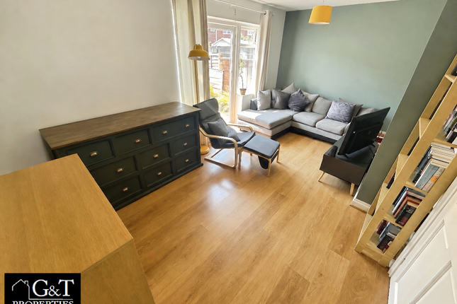 14 Standhills Road, Kingswinford photo 4