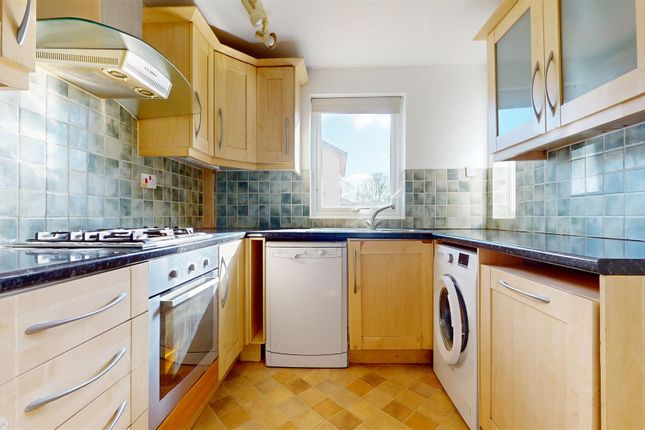106, Montgomery Crescent, Milton Keynes photo 5