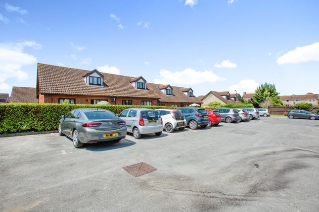Flat for sale in Mow Barton, Martock, Somerset