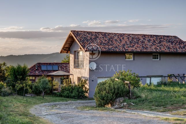 Villa for sale in Cortemilia, Cuneo, Piedmont