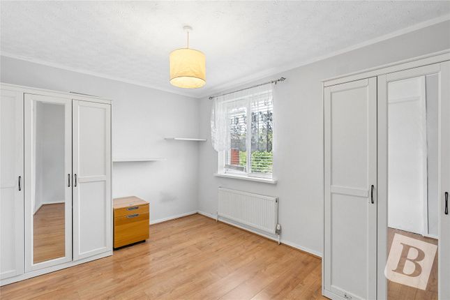 6, Clayton Close, London photo 4