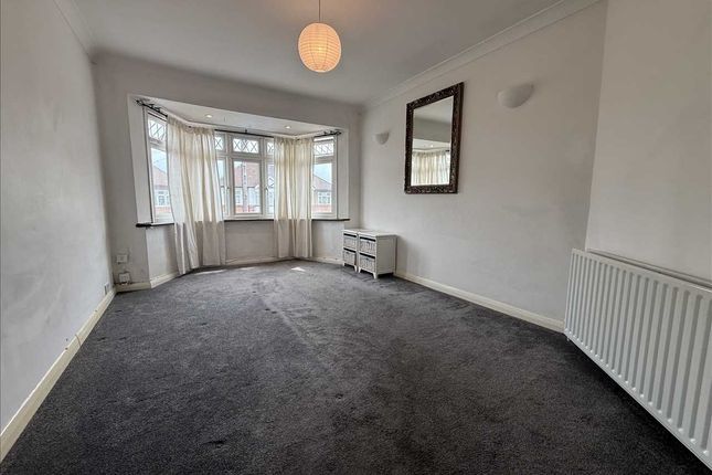 71, Amesbury Road, Feltham photo 2