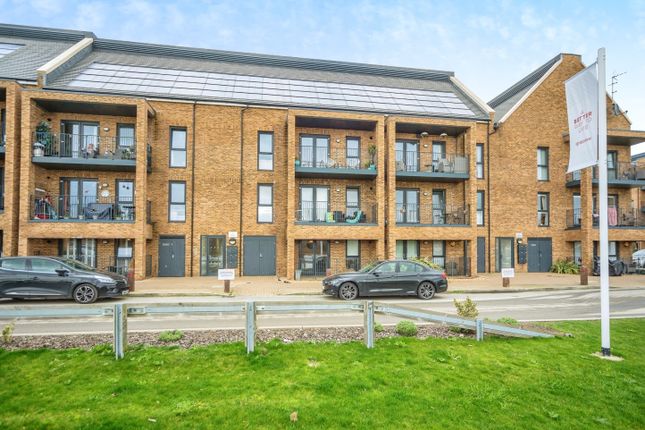 Thumbnail Flat for sale in Knights Templar Way, Rochester, Kent
