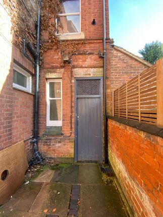 Flat to rent in Sandown Road, Leicester