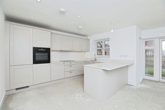 3-bed detached on Monarch Place, Sittingbourne, £485,000