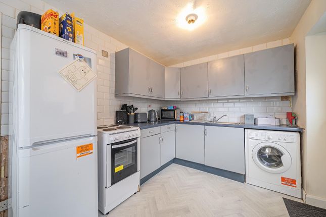 109, Sycamore Road, Barlby photo 2