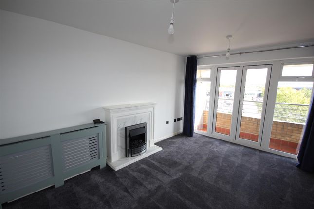 37, Arbour Court, Fareham photo 4